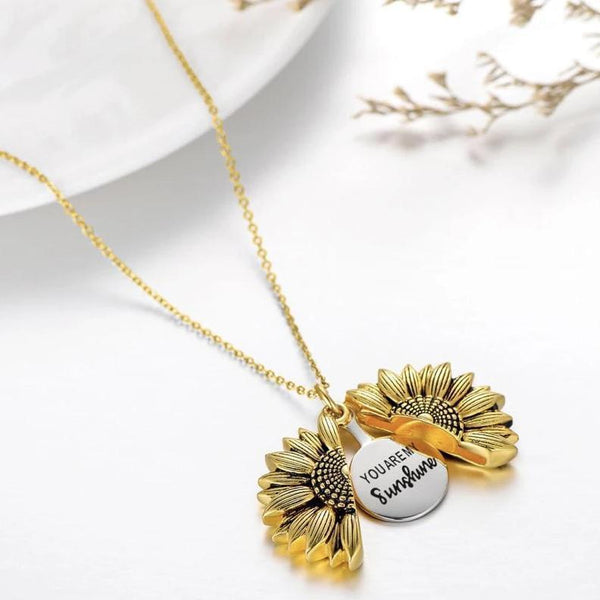 【Buy 2 FREE SHIPPING】You Are My Sunshine Sunflower Necklace